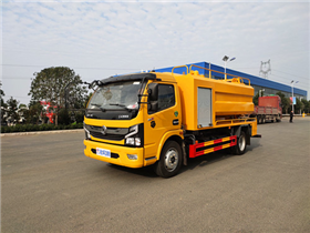 東風(fēng)大多利卡清洗吸污車