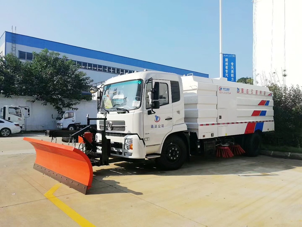 東風(fēng)天錦路面清掃除雪推雪車